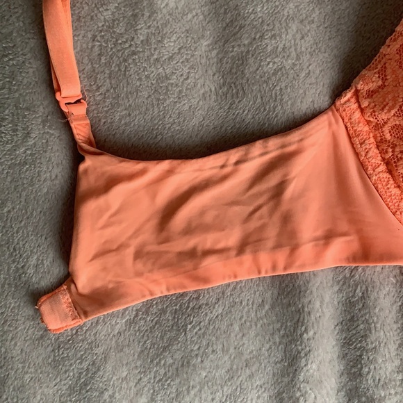 Victoria’s Secret T-Shirt Bra - Picture 5 of 6